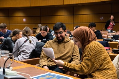 : Youth Dialogue des UNODC im Vienna International Centre (c) NHM Wien; Marietta Hengl